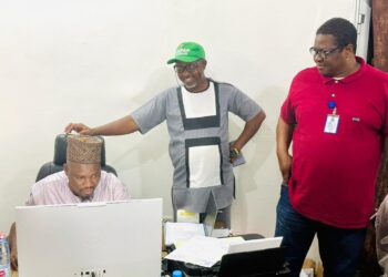 Des titres fonciers aux déguerpis de Kaporo-rails : la Conservation Foncière de Kindia à pied-œuvre