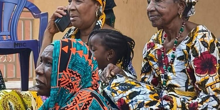 Dinguiraye: la mère et la sœur de Tibou regagnent la maison