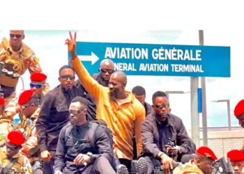 De retour à Conakry, Doumbouya affiche l&rsquo;image d&rsquo;un homme requinqué