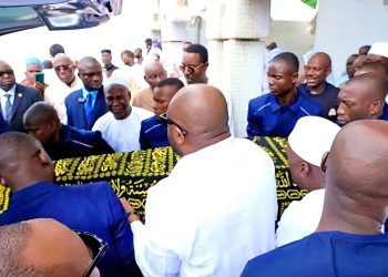 L&rsquo;ancien PM guinéen Sidya Touré finalement enterré en Côte d&rsquo;Ivoire